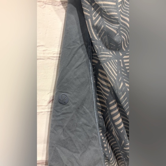 Lululemon Cool To Street Tank in light blue Size Size 6 - Picture 3 of 3